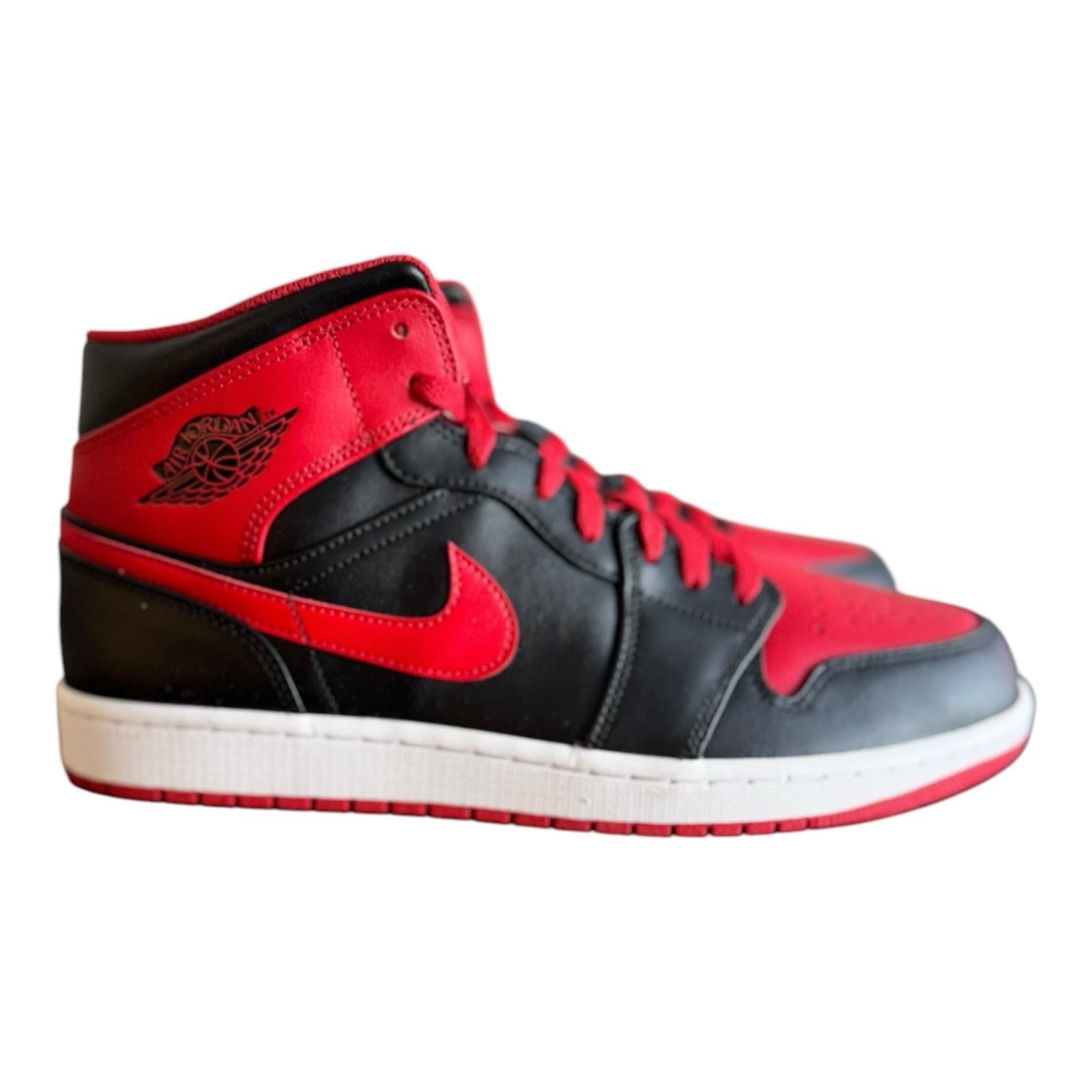 Jordan 1 Mid Black/Fire Red-White size 13