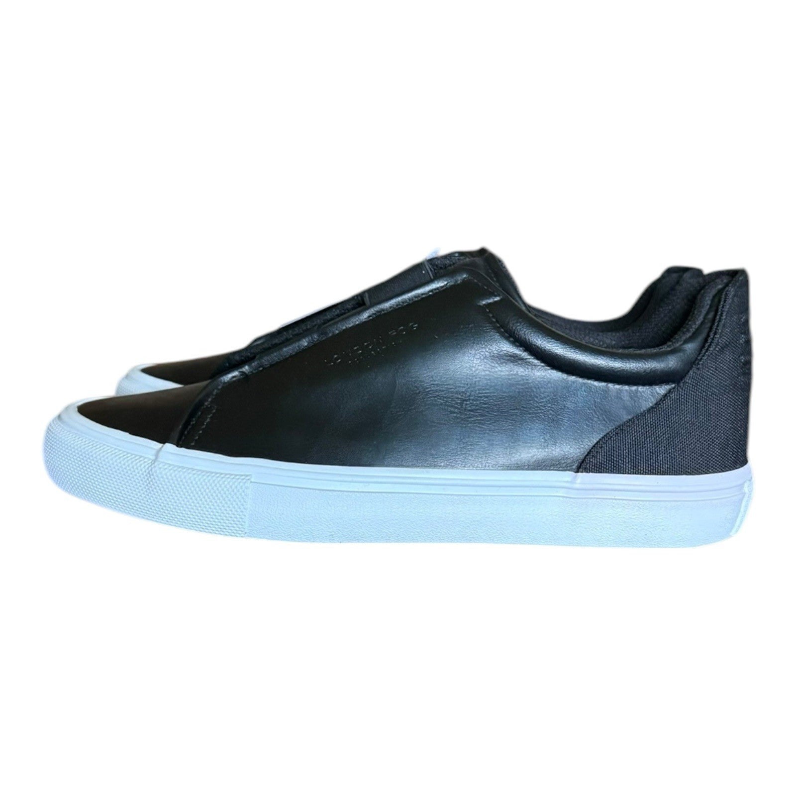 London Fog Low Top Black Sneakers